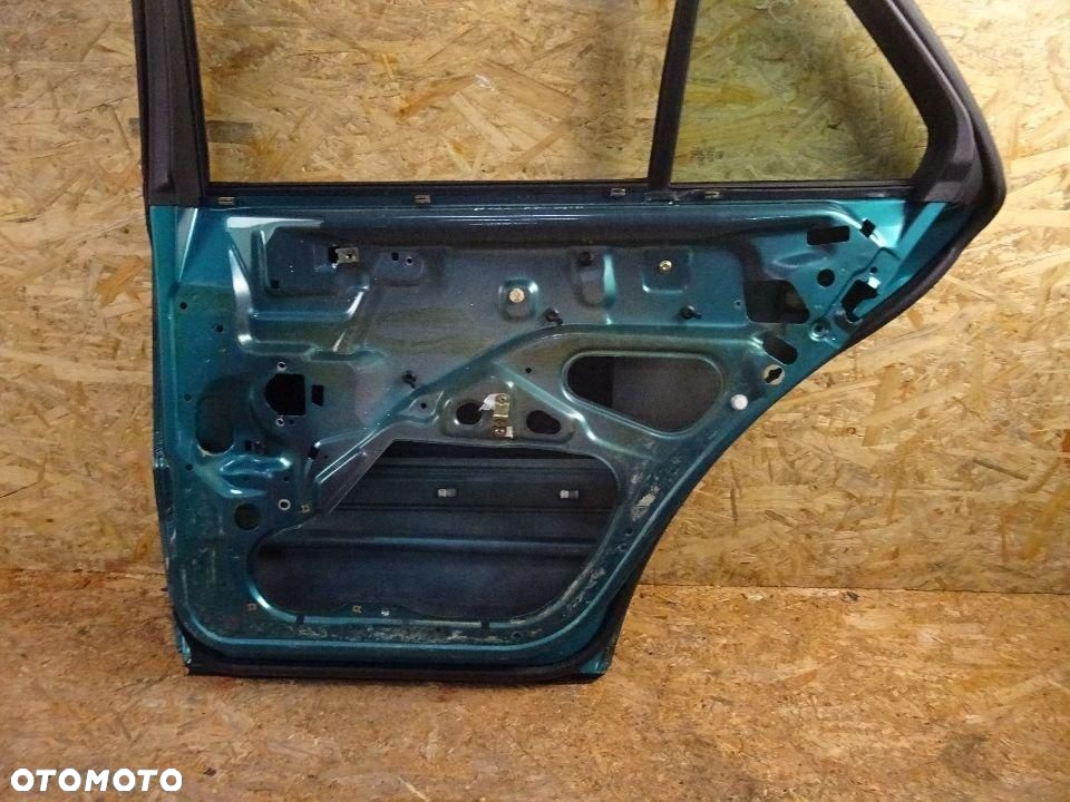 DRZWI PRAWY TYŁ PRAWE Tylne mercedes w202 sedan - 6