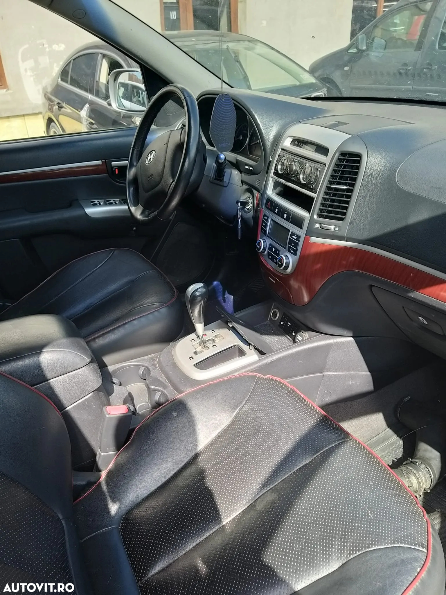 Dezmembram Hyundai Santa FE din 2006 2.2 CRDI 4x4 - 3