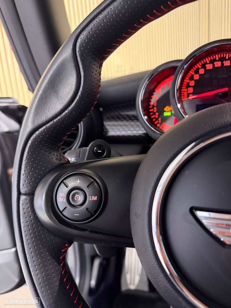 MINI 3 Portas John Cooper Works Aut. - 9