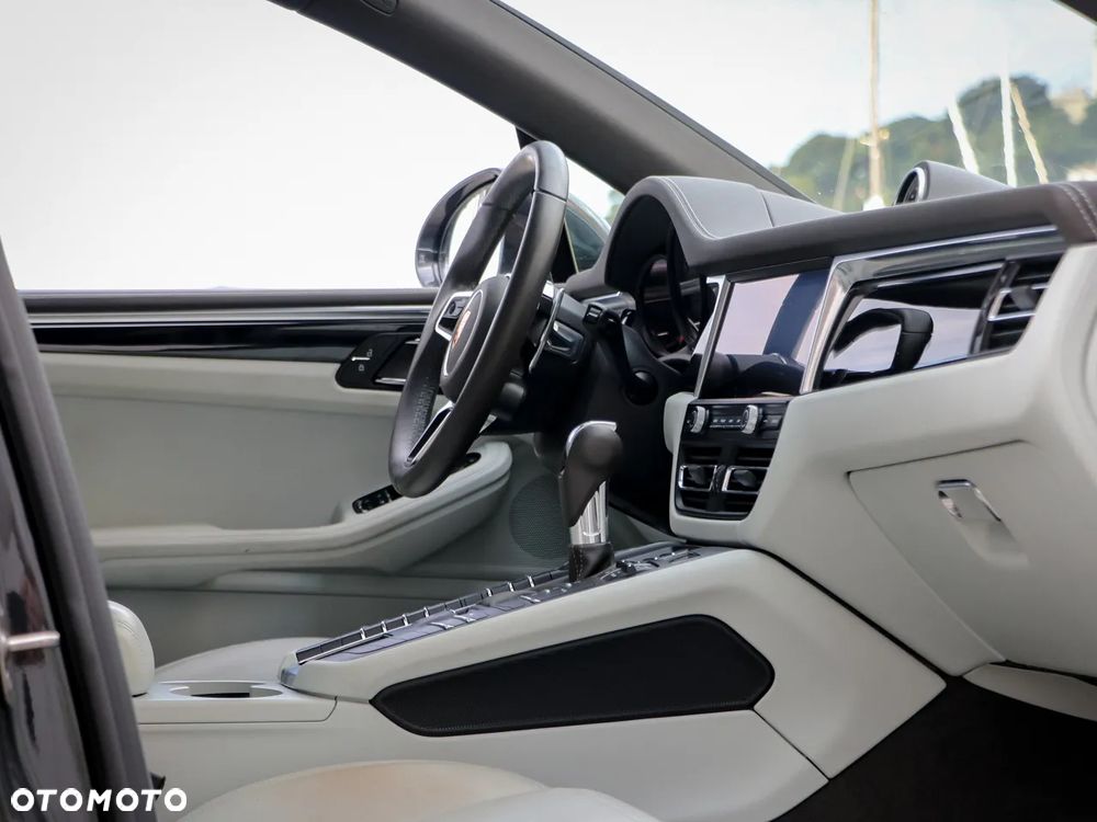 Porsche Macan S - 18