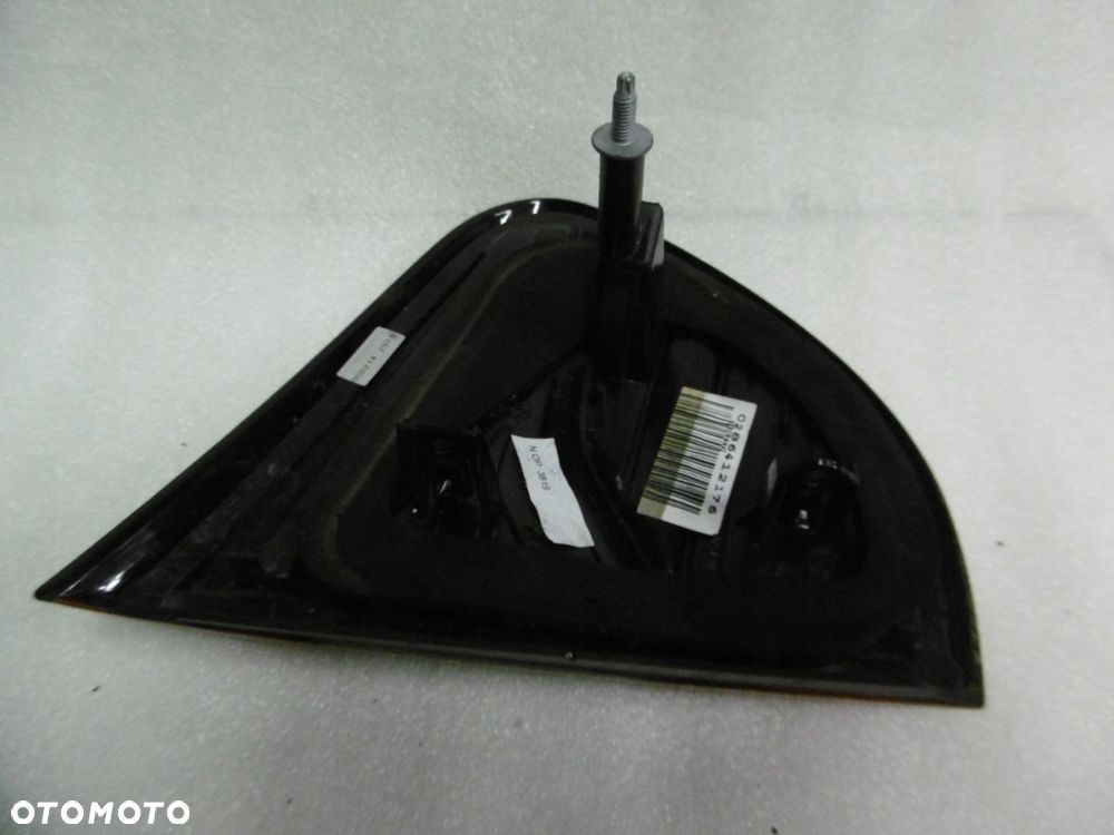 renault captur - lampa tylna prawa w klapę - 2