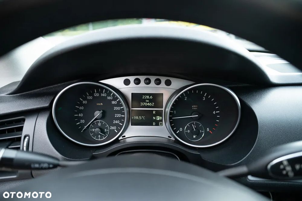 Mercedes-Benz Klasa R 320 CDI L 4-Matic - 26