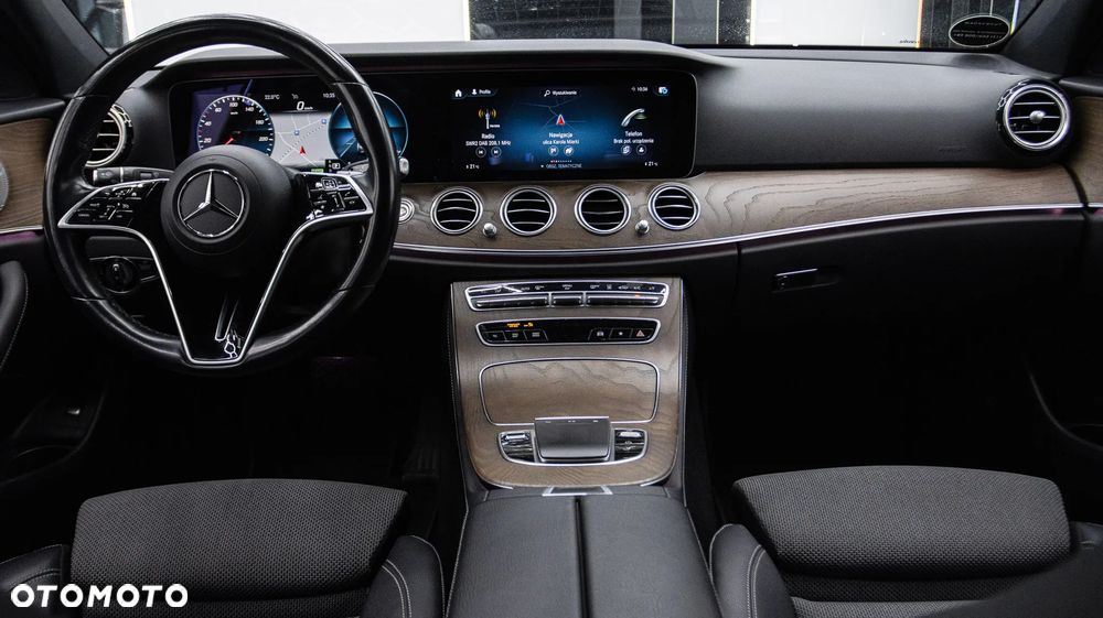 Mercedes-Benz Klasa E 300 de 9G-TRONIC - 12