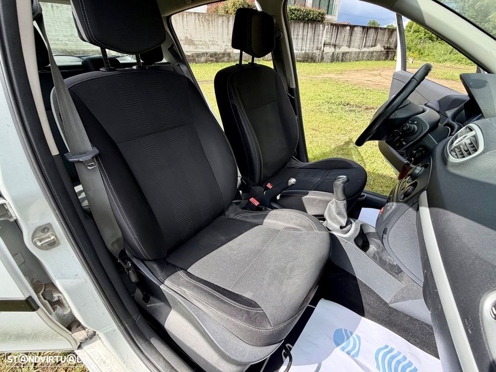 Renault Clio 1.5 dCi Dynamique S - 44