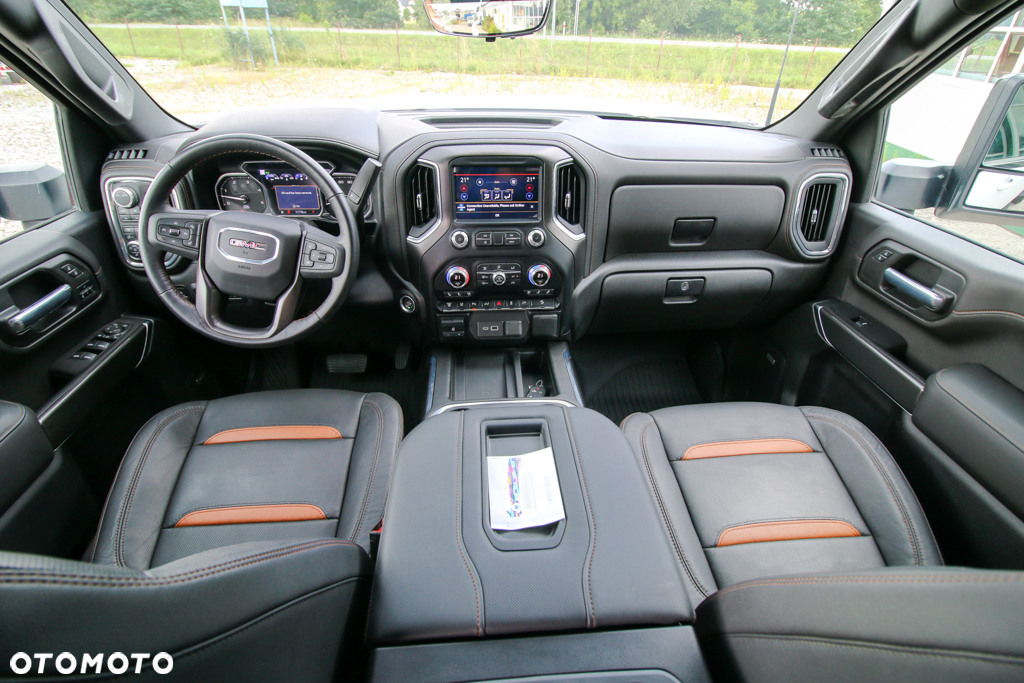 GMC Sierra - 13