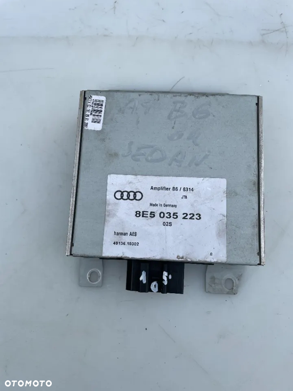 WZMACNIACZ RADIA AUDI A4 B6 8E5035223