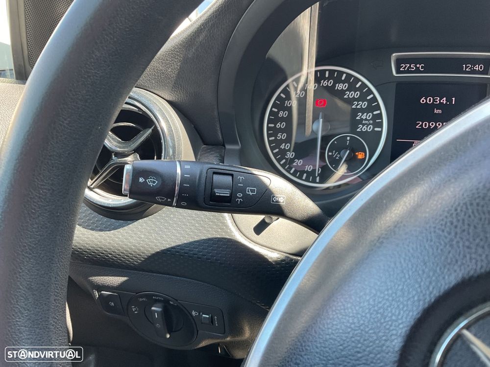 Mercedes-Benz A 180 CDi BE AMG Line - 34