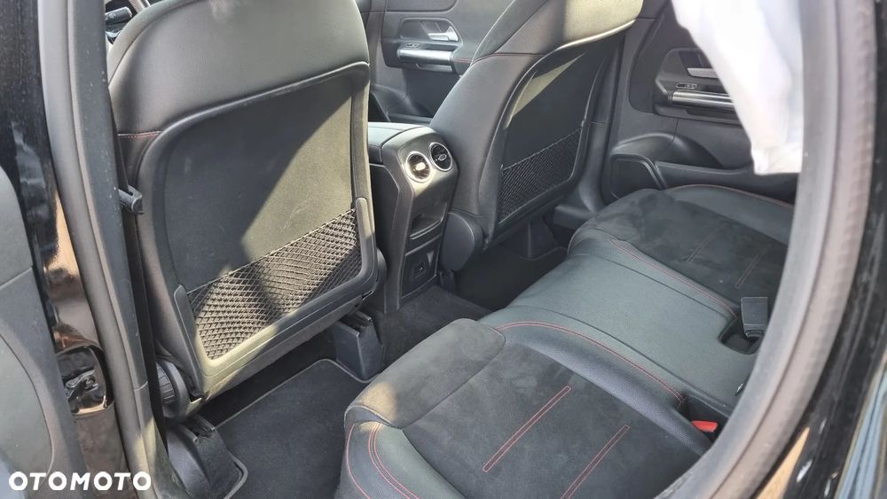 Mercedes-Benz GLA 200 d 4Matic 8G-DCT AMG Line - 31