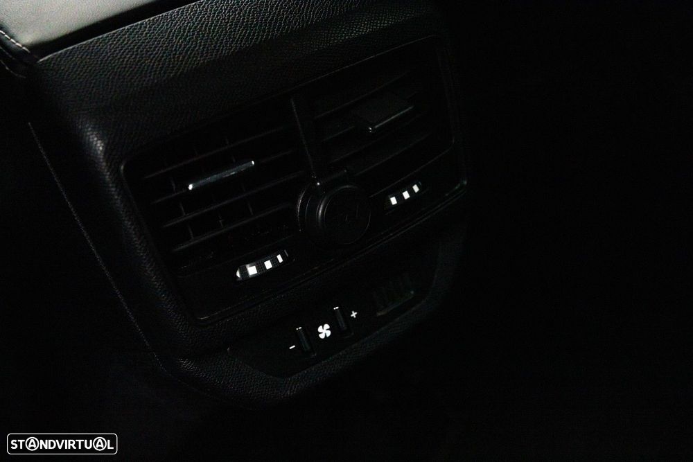 Peugeot 5008 1.5 BlueHDi Allure EAT8 - 43