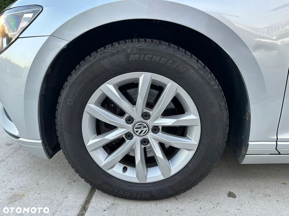 Volkswagen Passat - 10