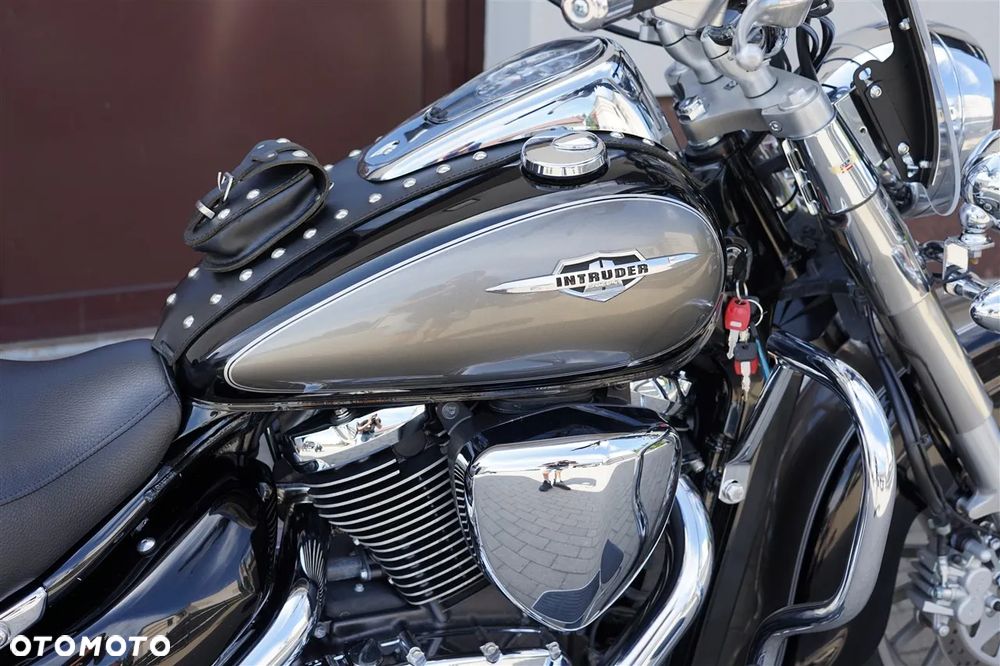 Suzuki VL 800 Volusia - Boulevard C50 - 9