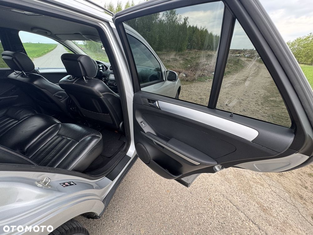 Mercedes-Benz ML - 23