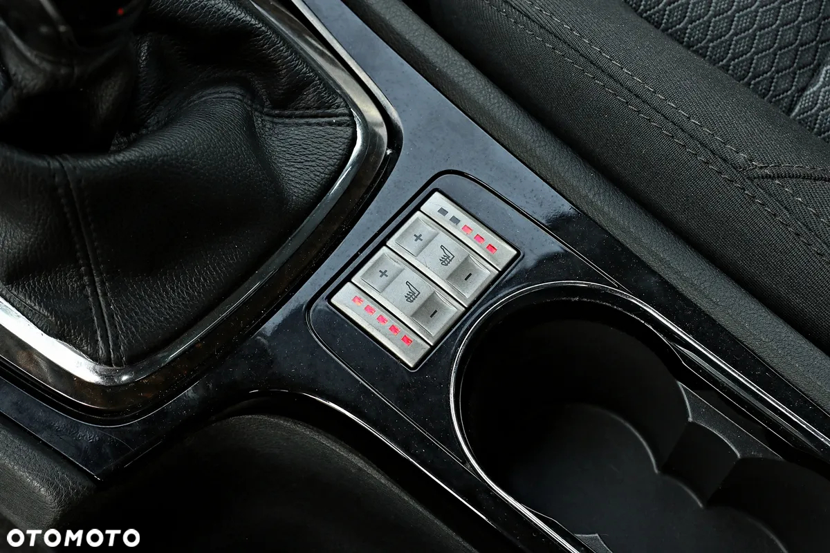 Ford Mondeo 2.0 Ghia - 30