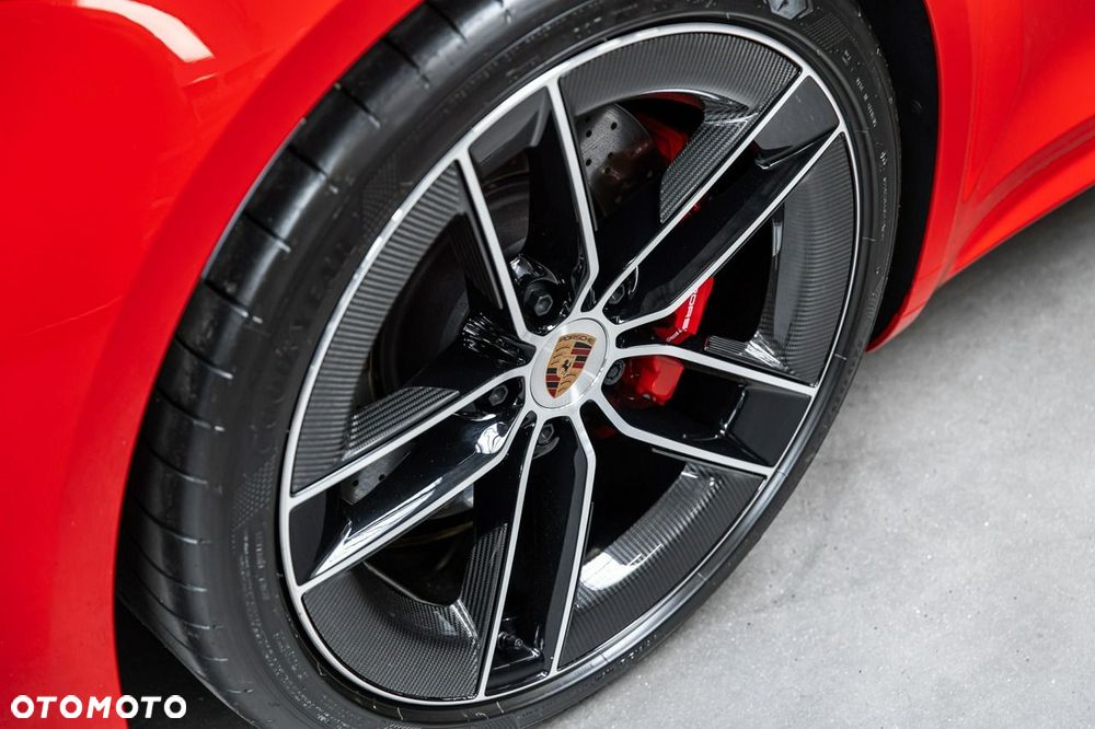 Porsche 911 Carrera 4 GTS PDK - 20