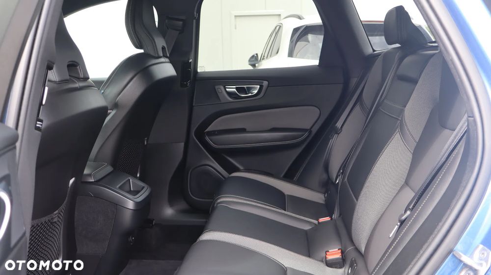 Volvo XC 60 B4 D R-Design - 17