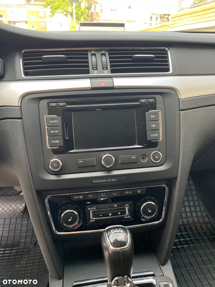 Skoda Superb 2.0 TDI Elegance DSG - 29