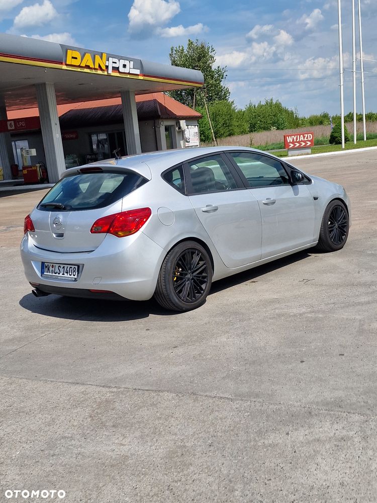 Opel Astra 1.6 - 12