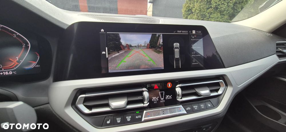 BMW Seria 3 320d xDrive Edition M Sport Shadow - 15