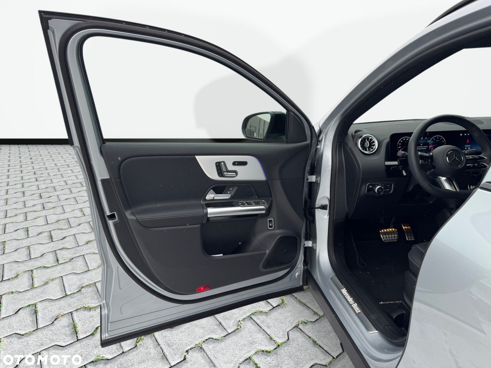Mercedes-Benz GLA - 11