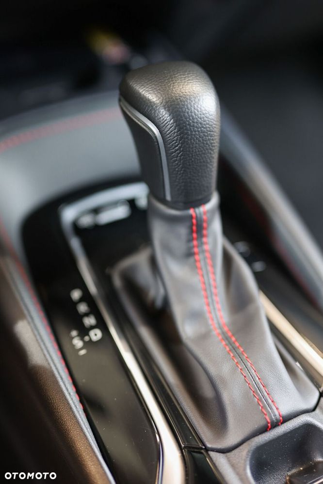 Toyota Corolla 2.0 Hybrid GR Sport Dynamic - 35