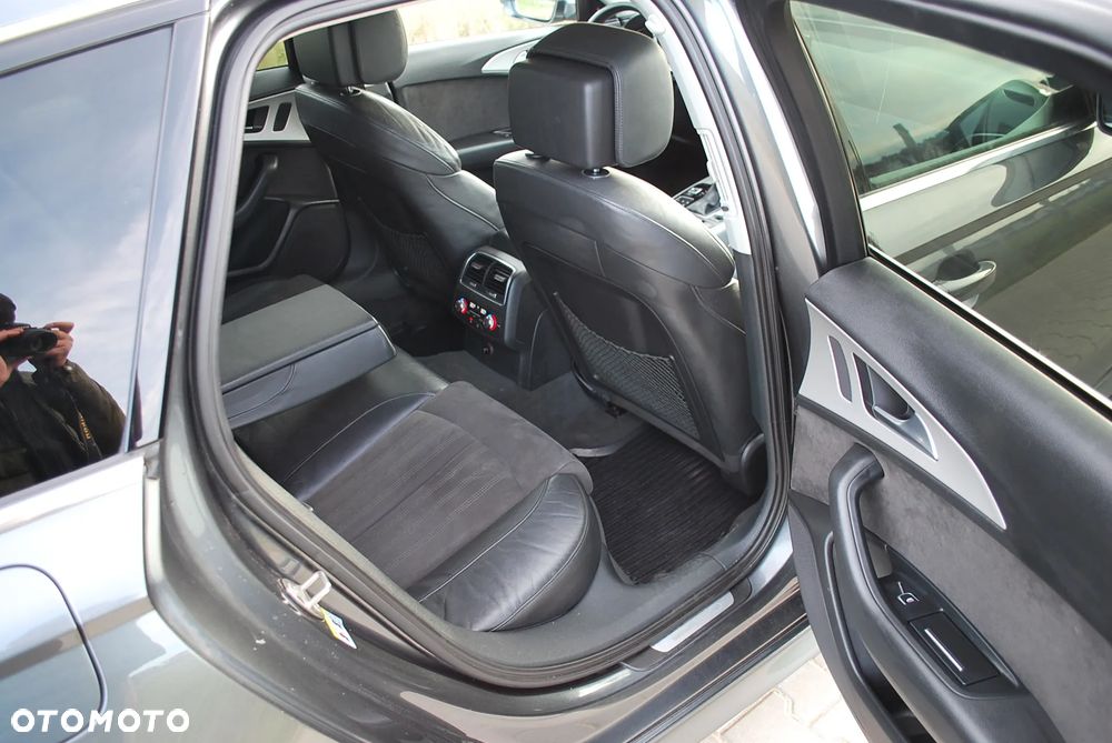 Audi A6 Avant 3.0 TDI quattro S tronic - 16