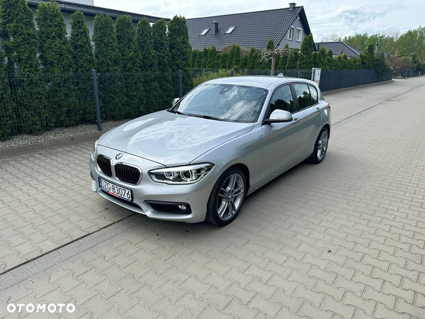 BMW Seria 1 120i Sport Line