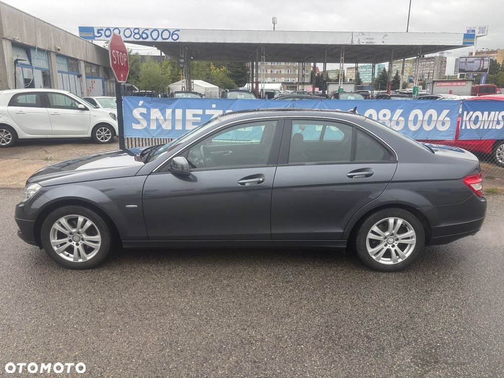 Mercedes-Benz Klasa C 180 CGI Automatik BlueEFFICIENCY - 13
