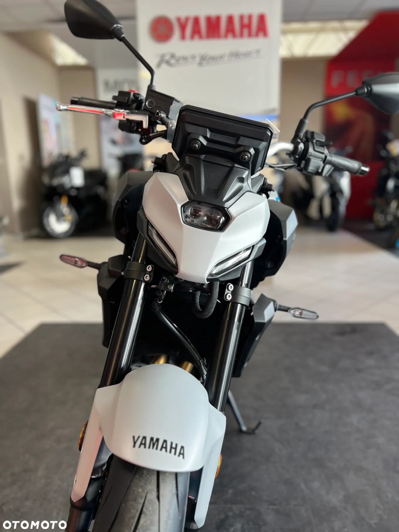 Yamaha MT - 24