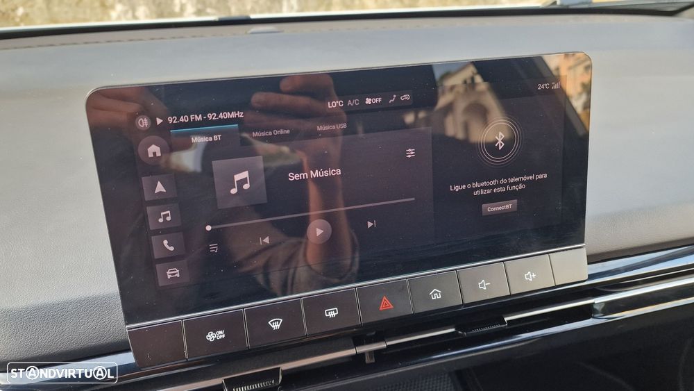 MG MG4 64 kWh Luxury - 24