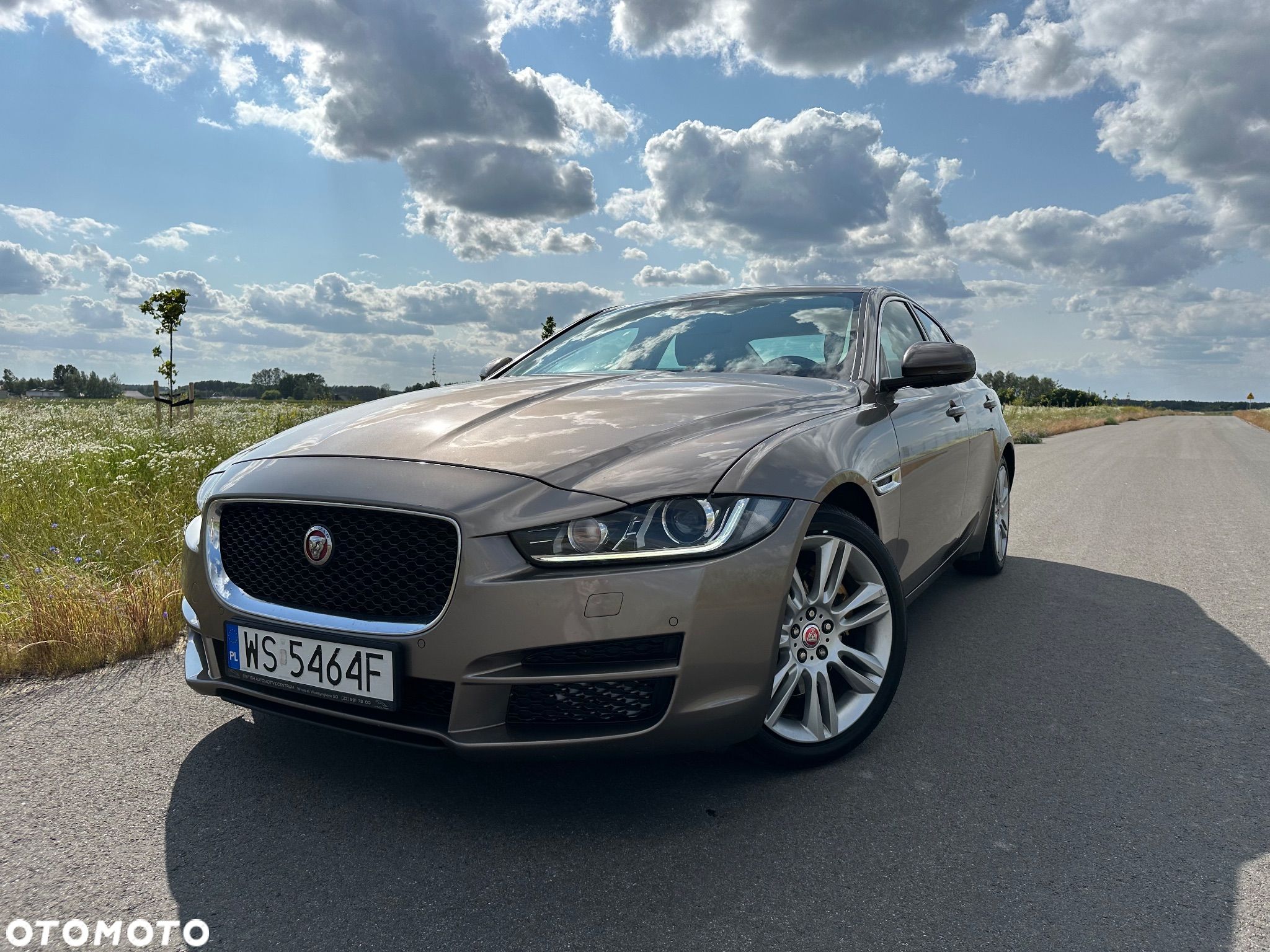 Jaguar XE 2.0 D Prestige - 1