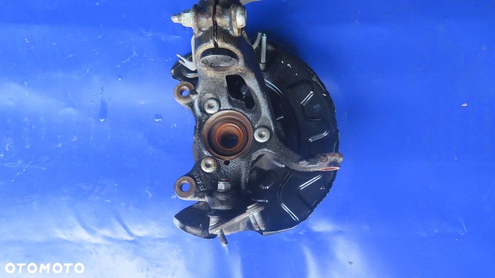 Zwrotnica Piasta Przód Przednia Prawa VW AUDI A3 8V 5Q0 - 2