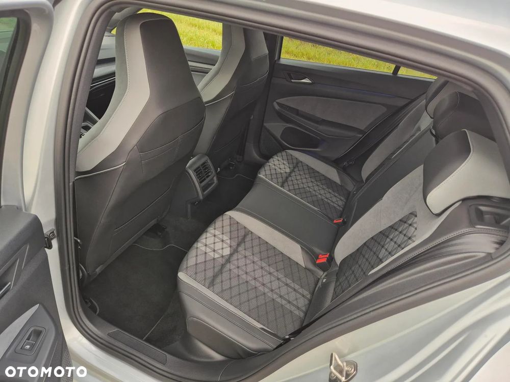 Volkswagen Golf - 11