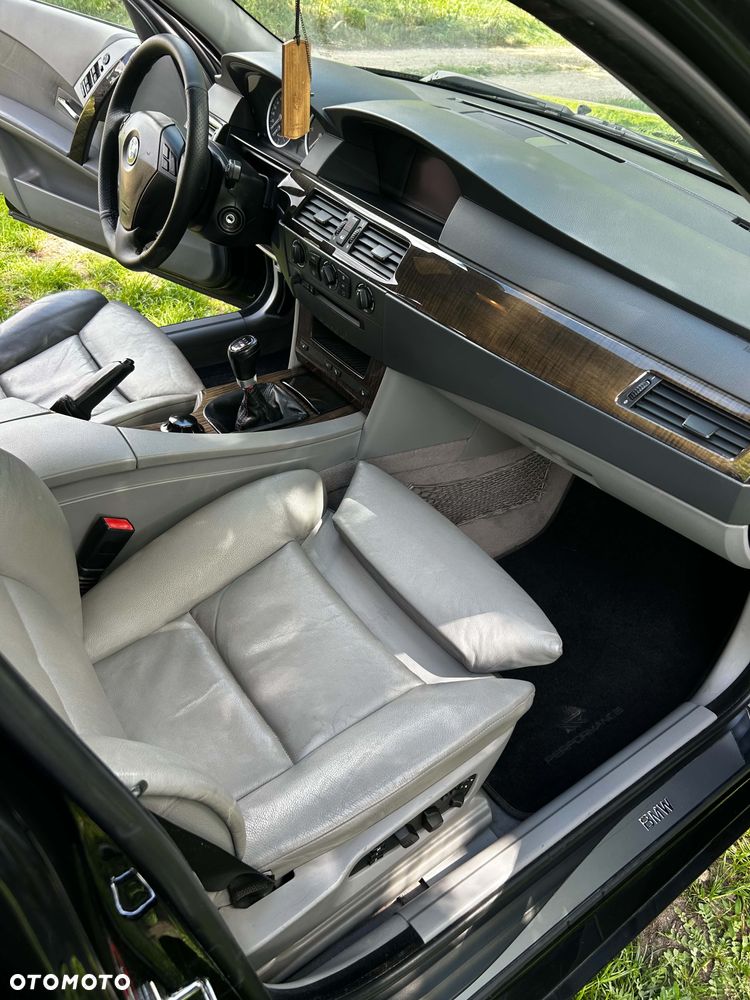 BMW Seria 5 - 21