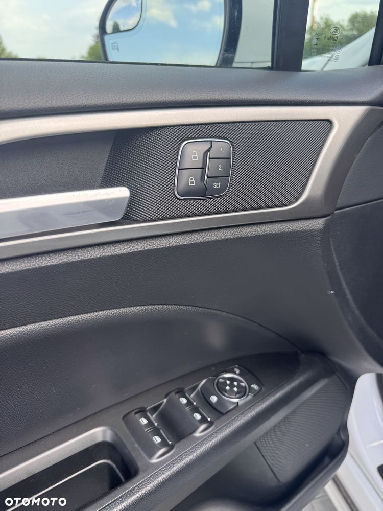 Ford Fusion 2.0 EcoBoost Titanium - 13