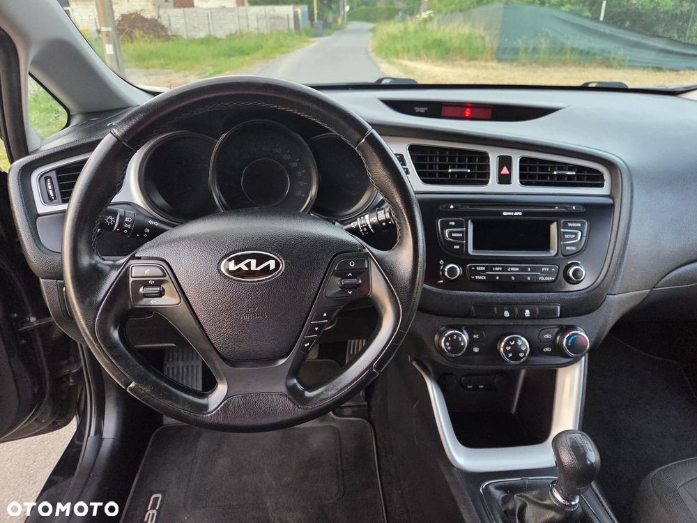 Kia Ceed 1.4 CVVT Attract - 14
