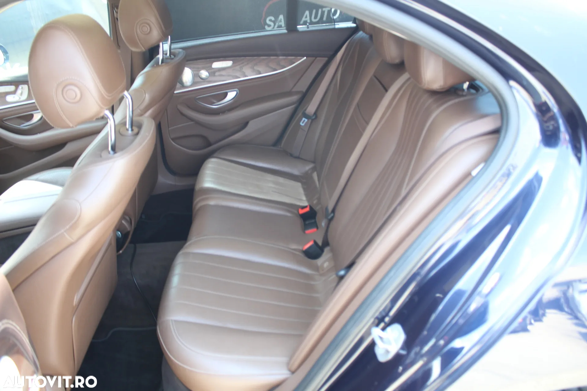 Mercedes-Benz E 220 d 9G-TRONIC Exclusive - 17