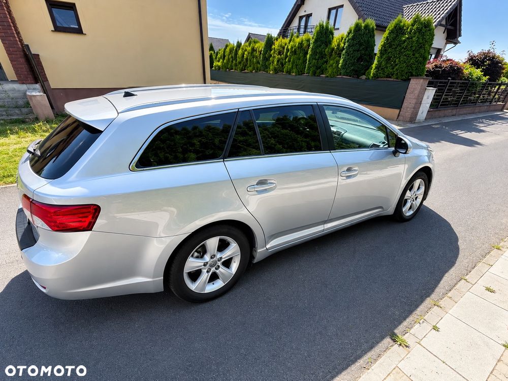 Toyota Avensis Touring Sports 1.8 Executive - 5
