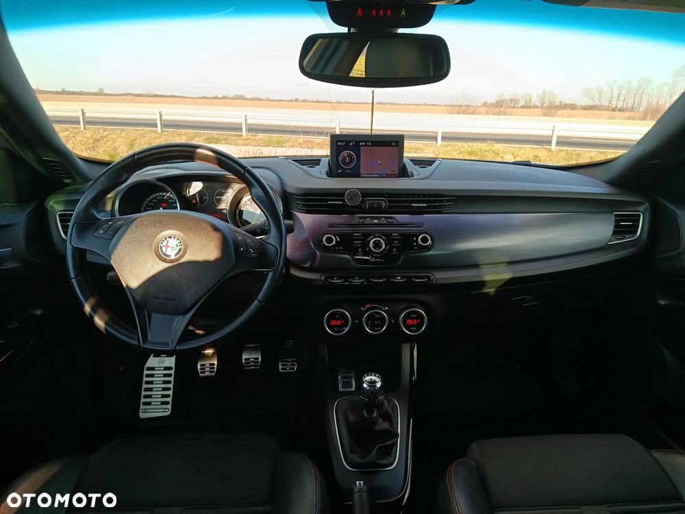 Alfa Romeo Giulietta 1.8 TBi 16V Quadrifoglio Verde - 23