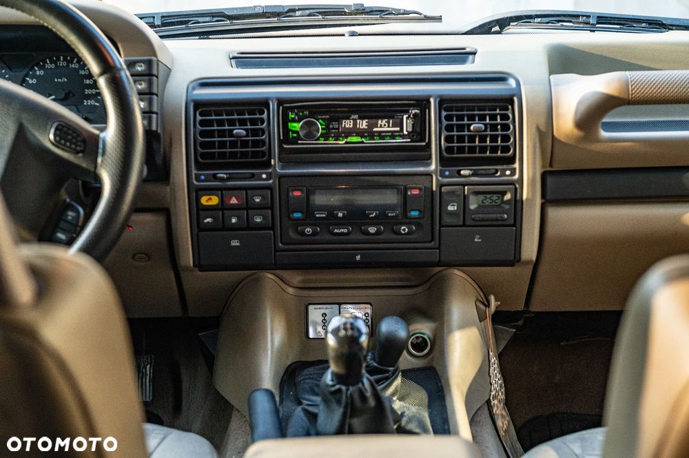 Land Rover Discovery - 18