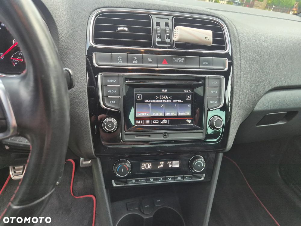 Volkswagen Polo 1.8 TSI BMT GTI - 25