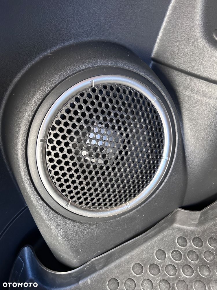 Mitsubishi Outlander - 32
