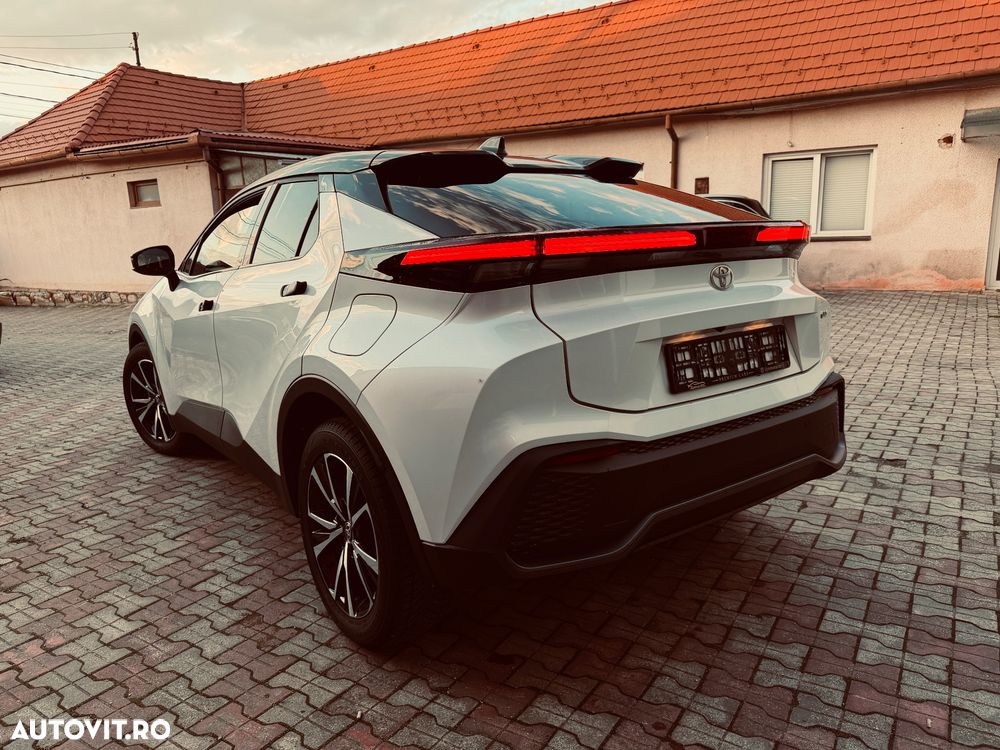 Toyota C-HR 1.8 Hybrid Team Deutschland - 31