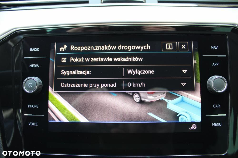 Volkswagen Passat - 28