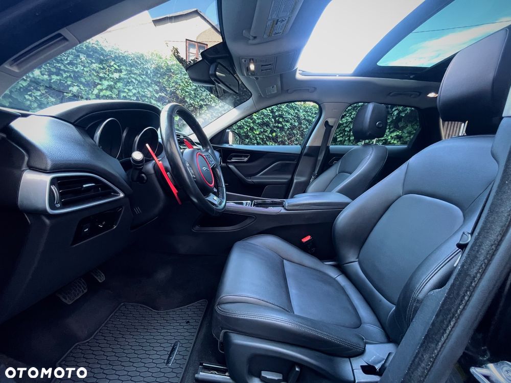 Jaguar F-Pace 35t AWD Prestige - 13