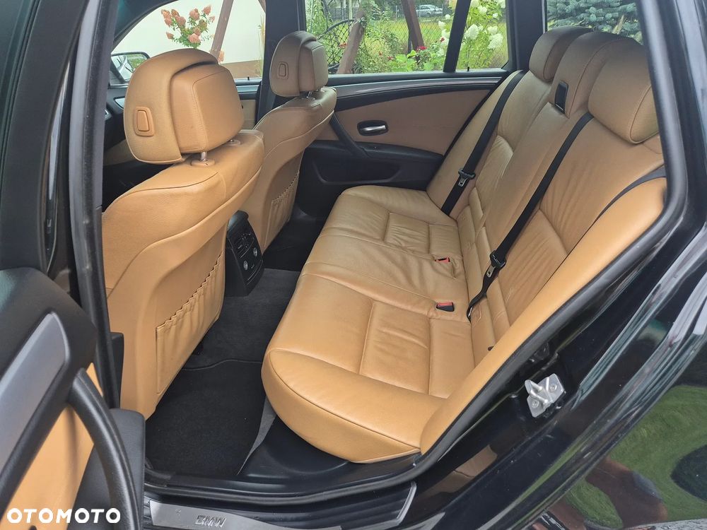 BMW Seria 5 530d xDrive Touring Edition Sport - 6