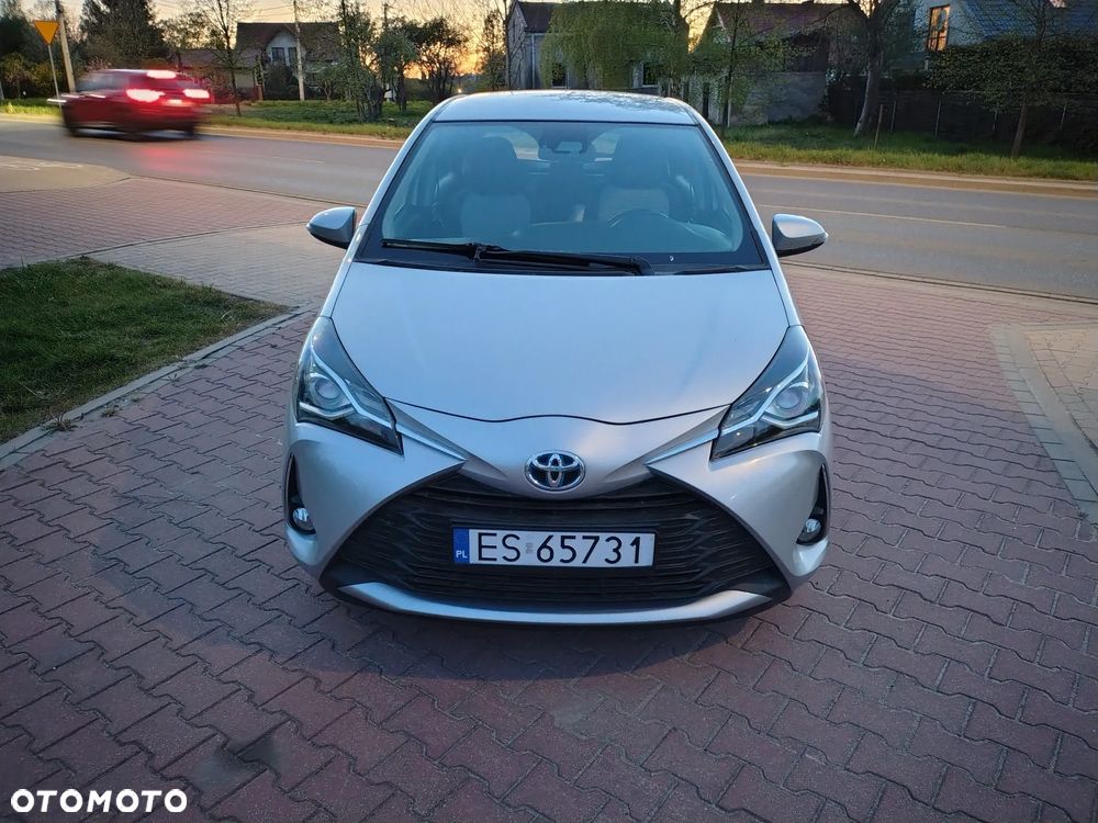 Toyota Yaris Hybrid 100 Premium EU6 - 16
