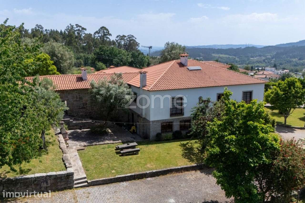 Moradia única com 3 hectares, piscina e mata privada em Arões, Fafe - Grande imagem: 4/60