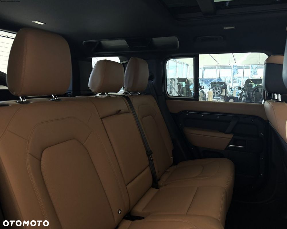 Land Rover Defender - 11