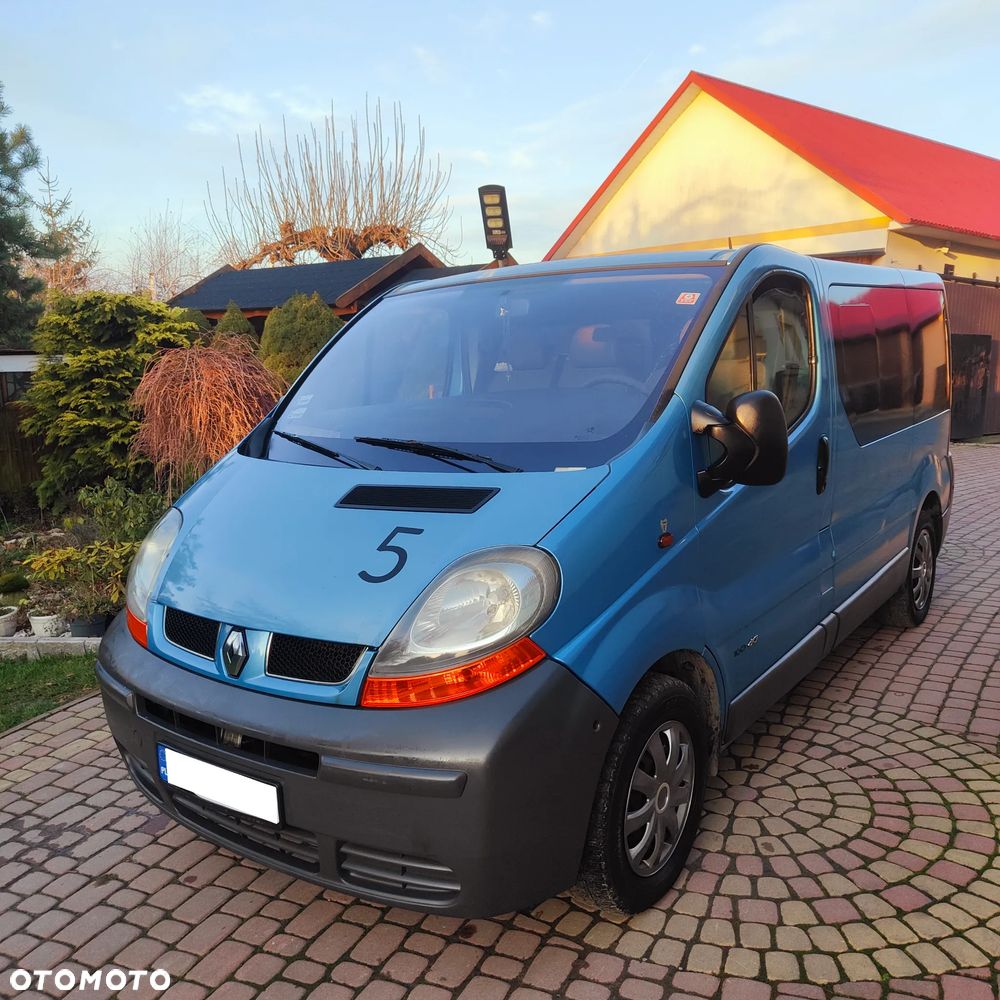 Renault Trafic Passenger - 2