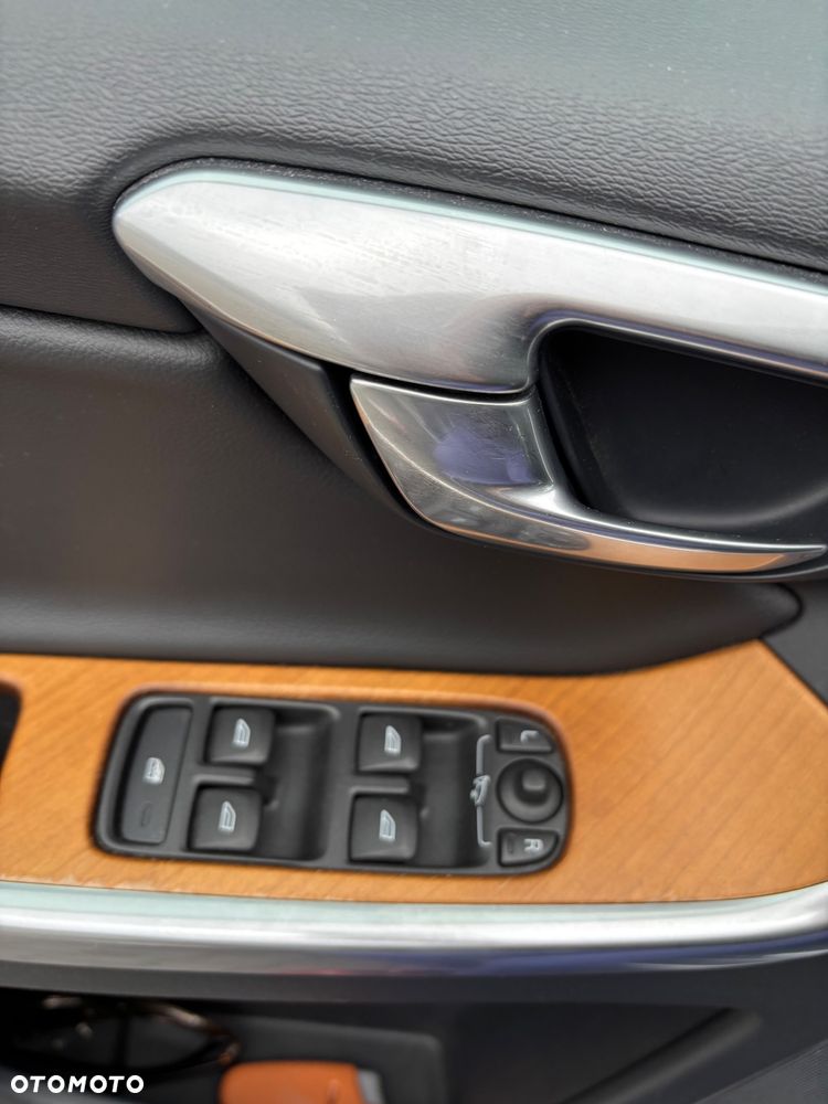 Volvo XC 60 D4 Drive-E Momentum - 19